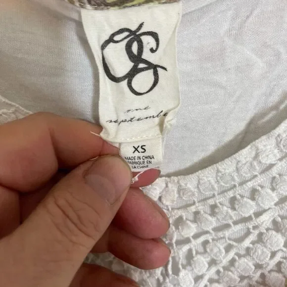 Anthro One September Tan/Yellow Print Top Sz XS - Picture 2 of 3